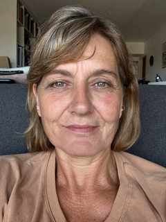 Marianne V.